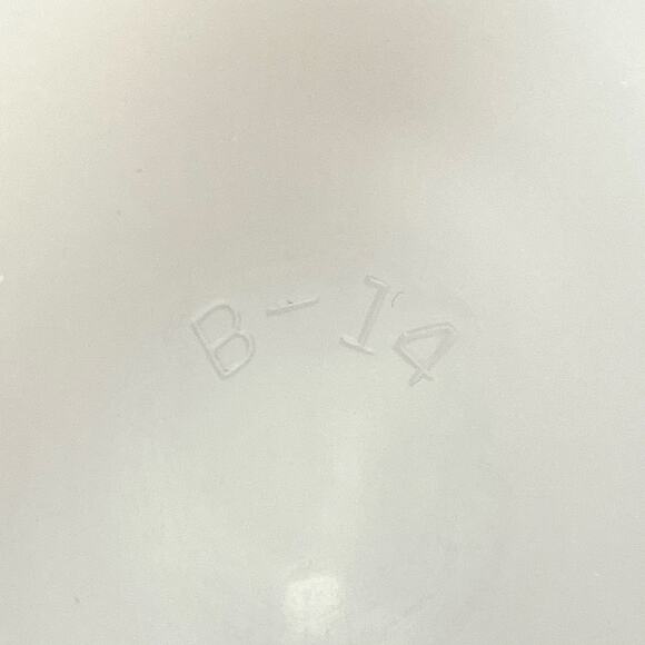 Vtg Anchor Hocking Milk Glass Grape Leaf Retro Mid Century Desert Cups Set of 2 - Picture 10 of 12